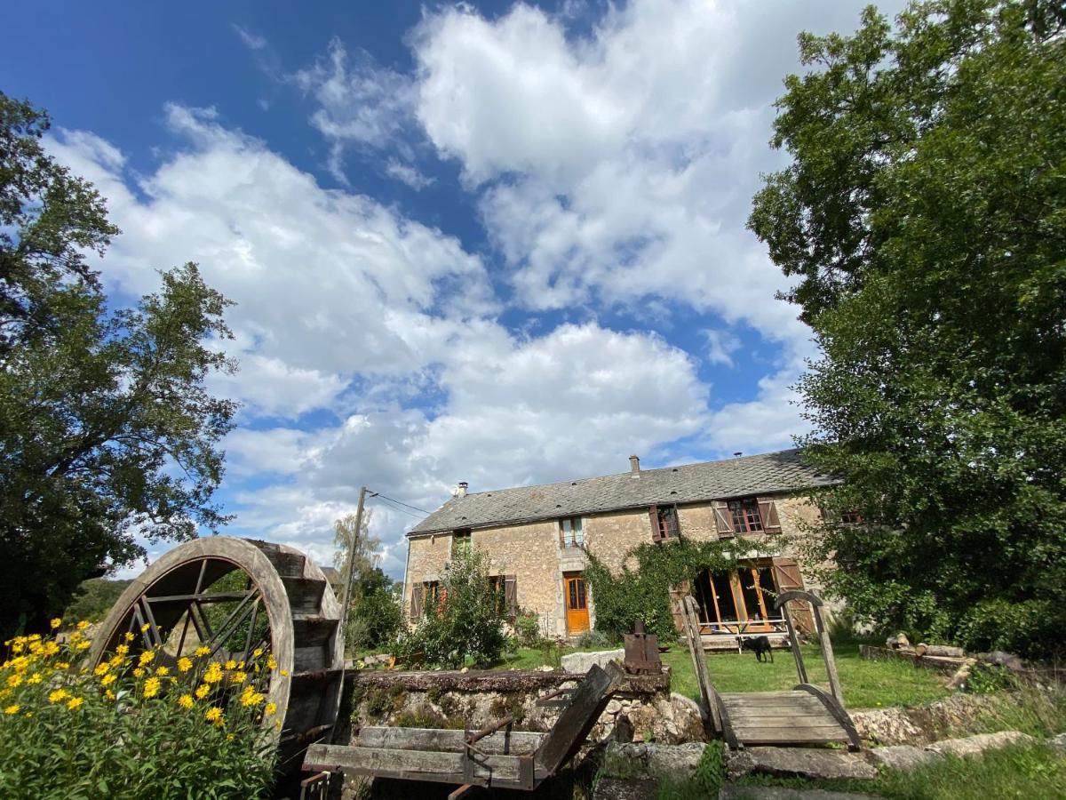 Le Moulin De Razou Bed & Breakfast Brassy Exterior photo